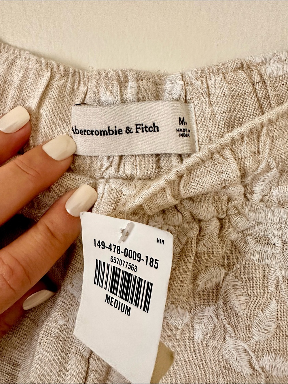 | abercrombie & fitch • taupe floral embroidered linen shorts • medium | - Picture 7 of 7